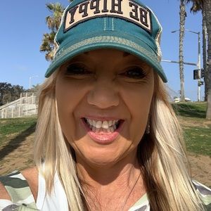 Meet your Posher, Becky